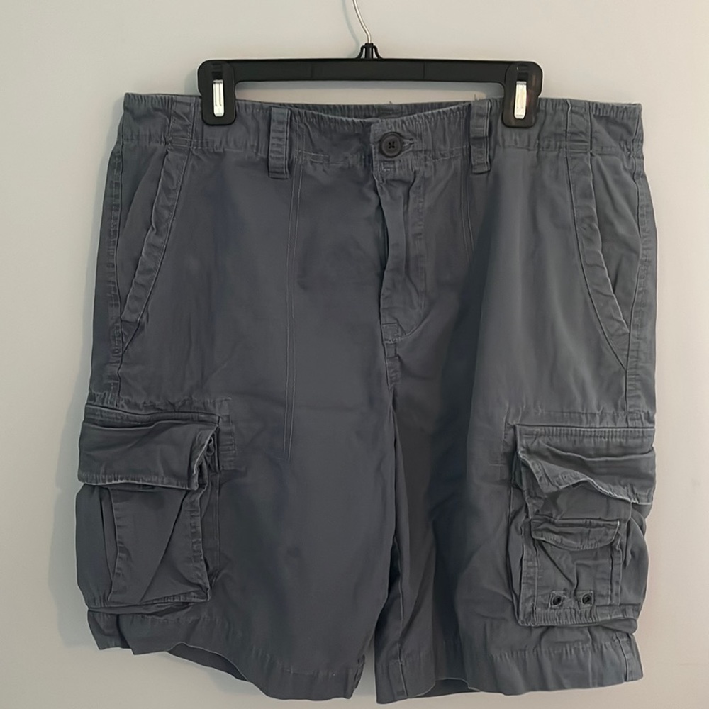 💕HP💕Aeropostale Men’s cargo shorts- like-new blueish gray textured size 36